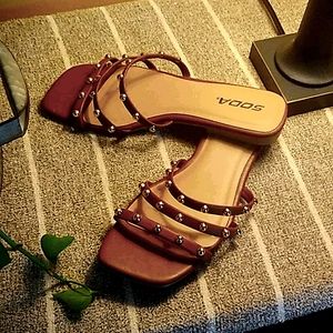 Soda NEW Brown Studded Flat Sandals Size 8.5